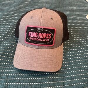 King ropes Hat - like new - pink/grey
